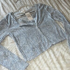 NWT ‘Pink Rose’ Blue Cheetah Print Large Tank & Button Up - Size Large